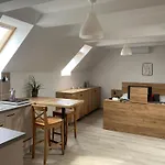 Lägenhet Vatus Apartmanhaz *