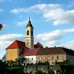 Vatus Apartmanhaz