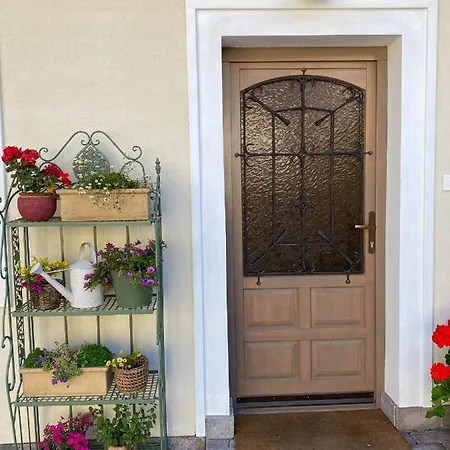 Vatus Apartmanhaz * Vac