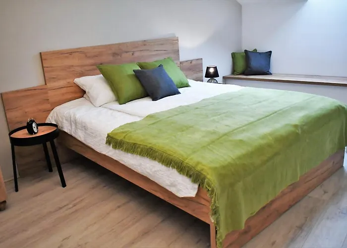 Vatus Apartmanhaz شقة *