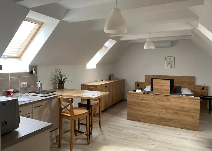 شقة Vatus Apartmanhaz *