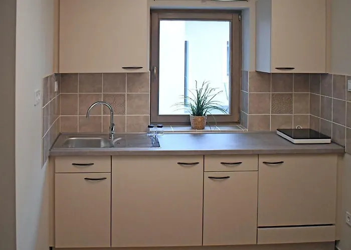 Vatus Apartmanhaz شقة *