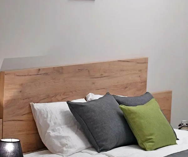 شقة Vatus Apartmanhaz Vác